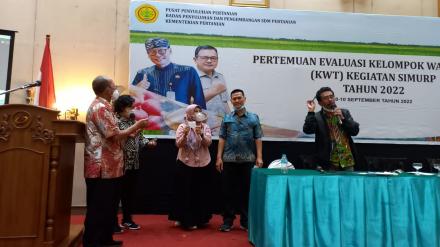 PERTEMUAN EVALUASI KWT-SIMURP 2022