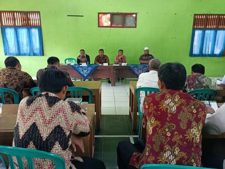 RAPAT PANITIA KECAMATAN PORADES 2022