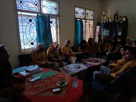 KEPALA DESA BADAMITA MENERIMA KEHADIRAN MAHASISWA KKN UNSOED TAHUN 2023